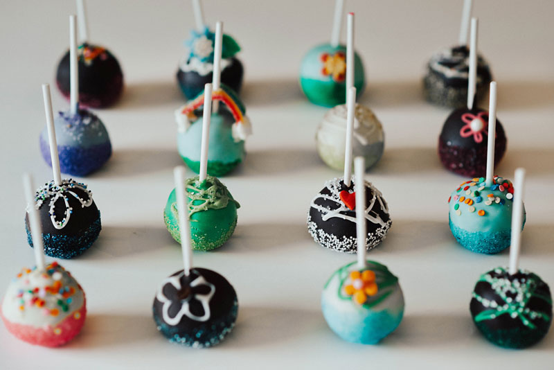 t&cakes-cakepops-cakes-boulder.jpg